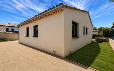 Uzès (30700)