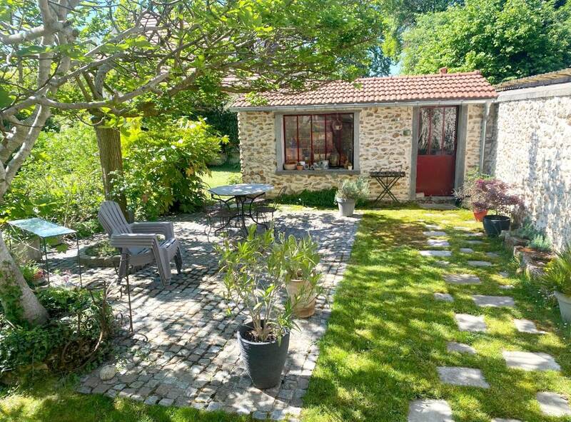 Mandres-Les-Roses (94520)