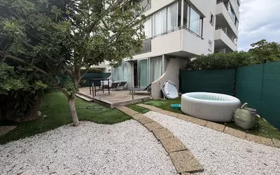 Fréjus (83600)