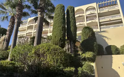 Cannes, Bas Croix Des Gardes