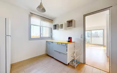 Lumineux Avec Balcon Et  Parking- Pessac-