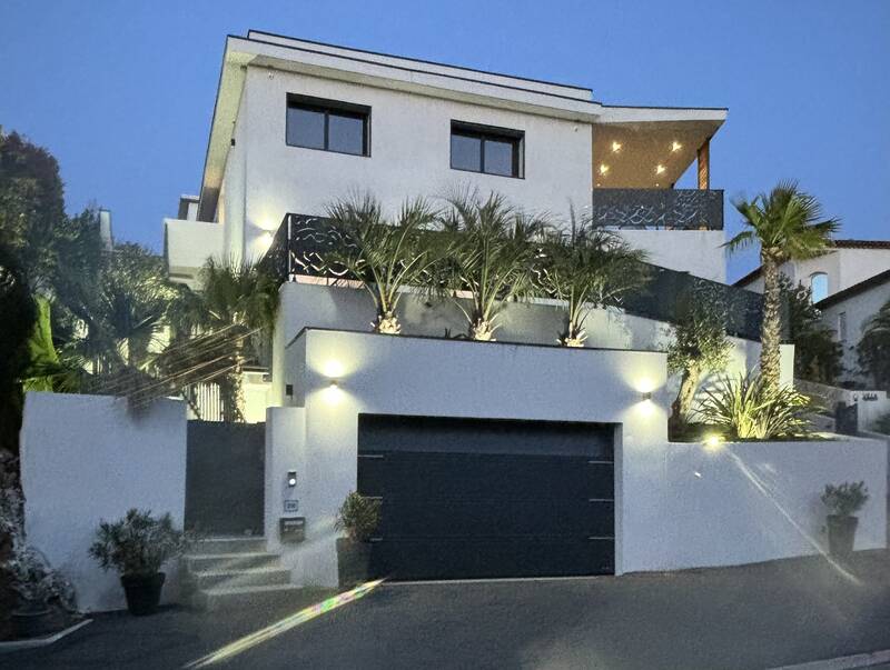 Fréjus (83600)