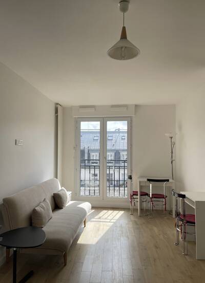 Location appartement studio Paris 18e