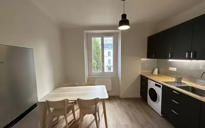 Nantes (44000)