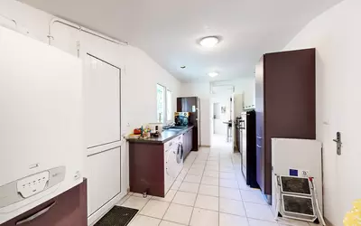 Plain Pied Avec Spacieux Jardin Et Piscine