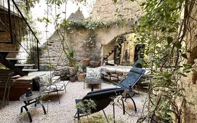 Uzès (30700)