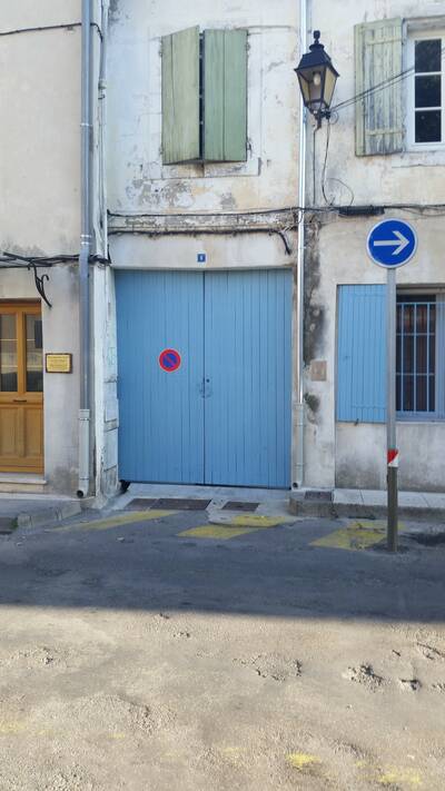 Location appartement studio Arles (13)