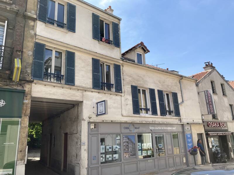- Maison De Ville