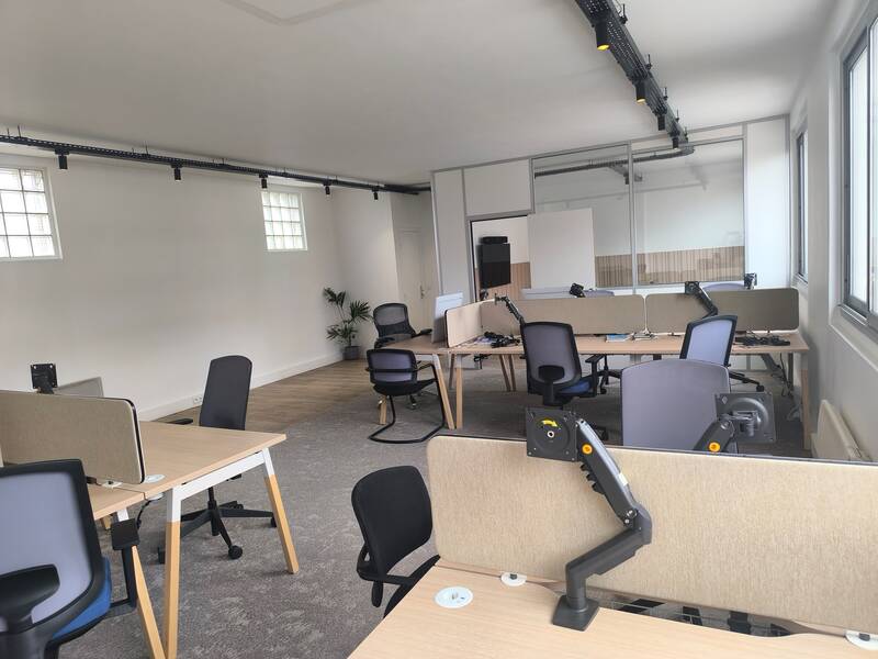 Bureaux, local professionnel Courbevoie (92400) - 70&nbsp;m² - 2.800&nbsp;&euro;