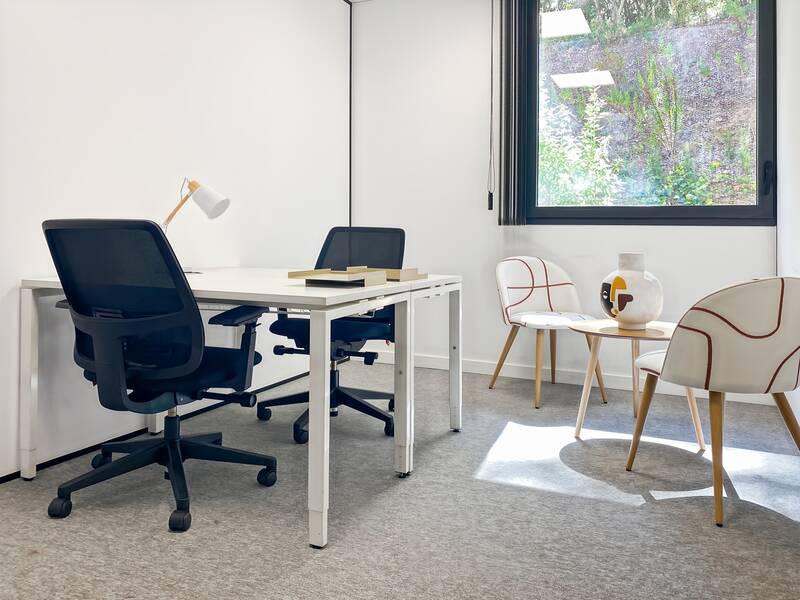 Bureaux, local professionnel Biot - 10&nbsp;m² - 519&nbsp;&euro;