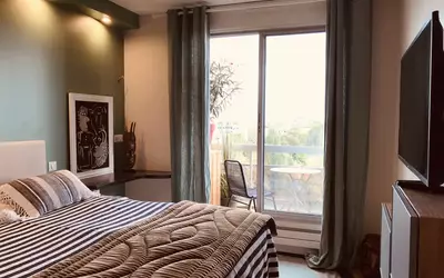 Avec Terrasse - Courbevoie Limite Neuilly Sur Seine -