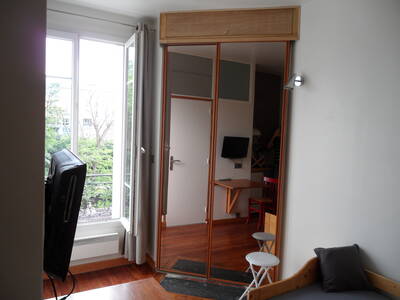 Location appartement studio Paris 18e