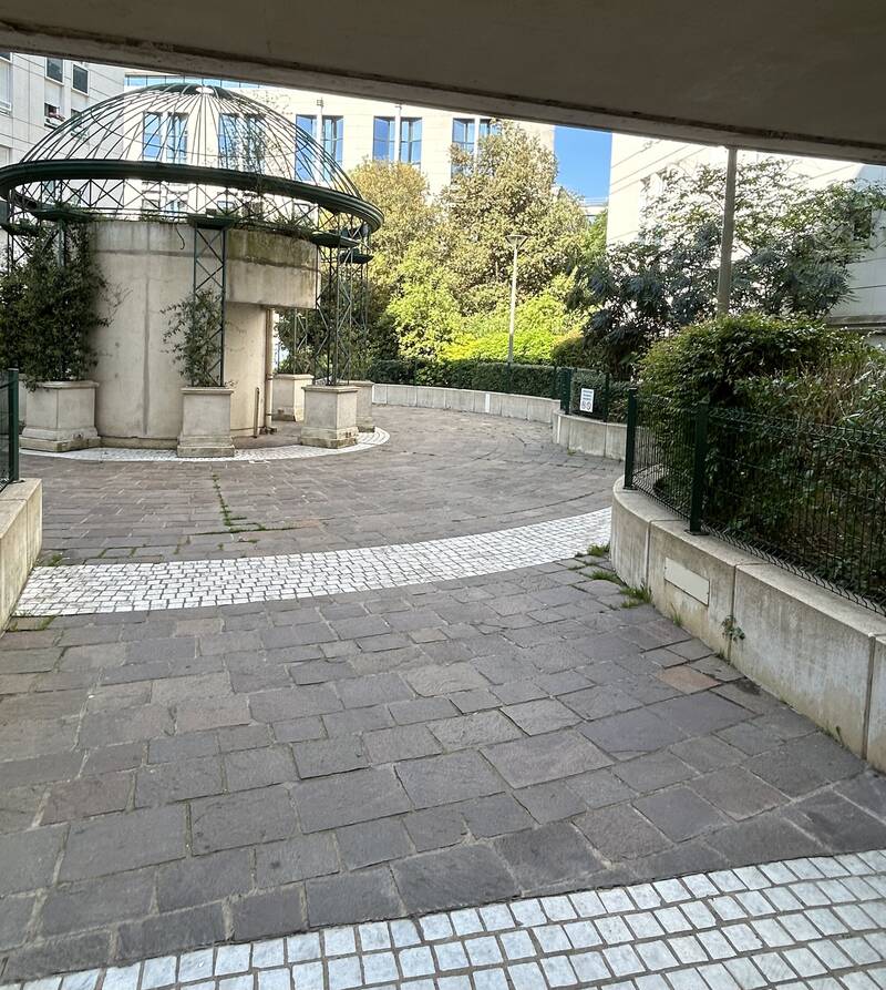 Sèvres (92310)