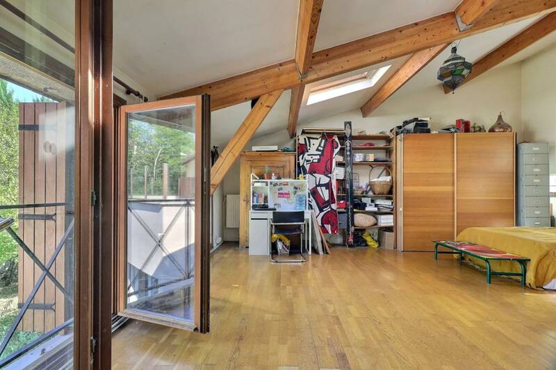 Rare À Montreuil Grande Maison Sur Jardin Arboré