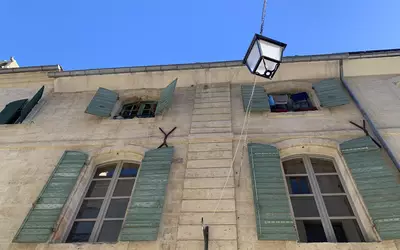 Uzès (30700)