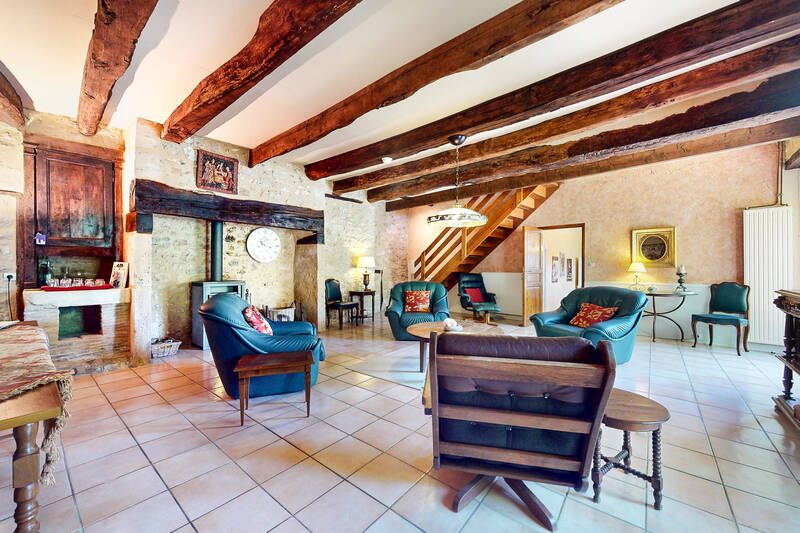 Hautefort (24390)