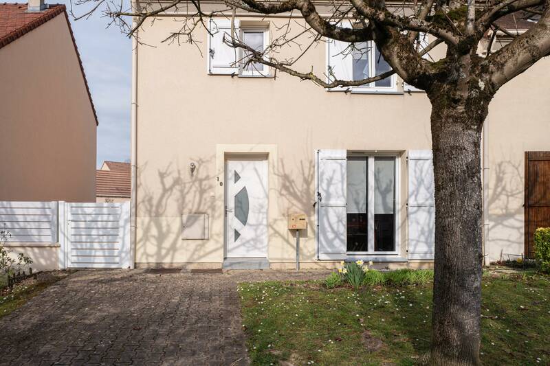 Mandres-Les-Roses (94520)