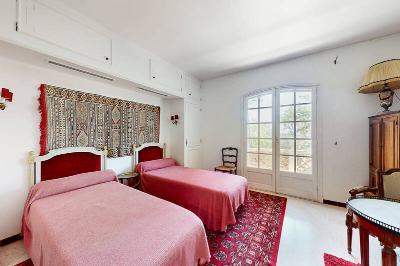 Roquefort-Les-Pins (06330)