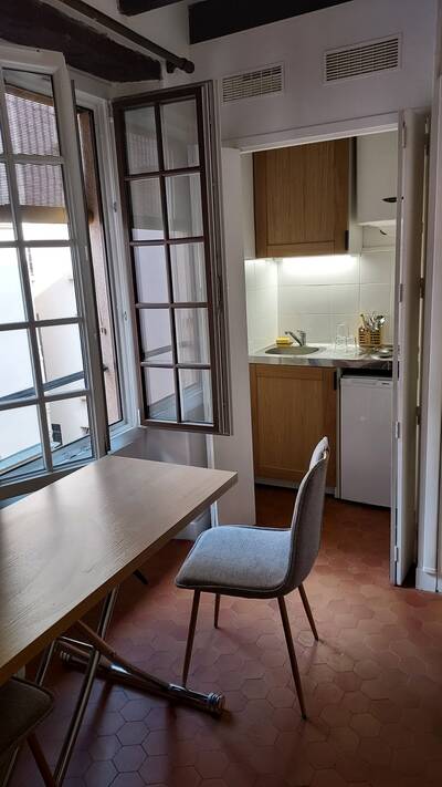 Location appartement studio Paris 7e