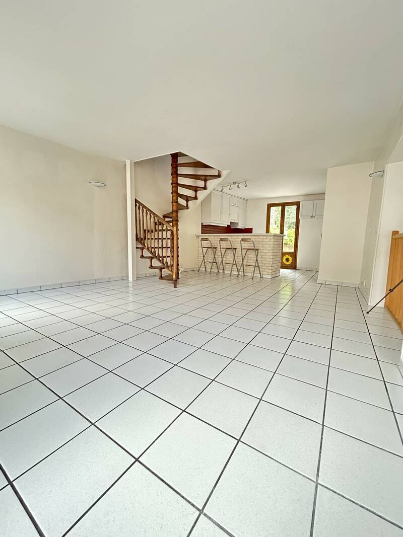 - Maison De Ville