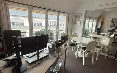 Paris 8E