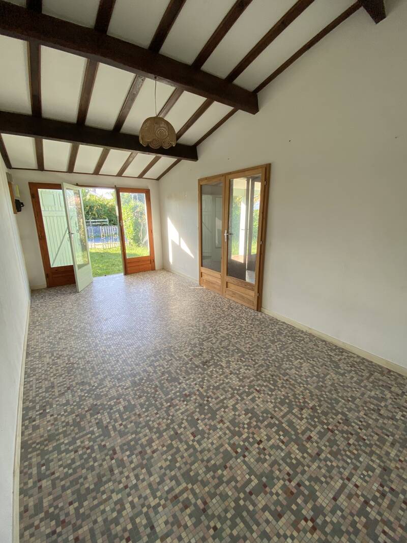 Arès (33740)