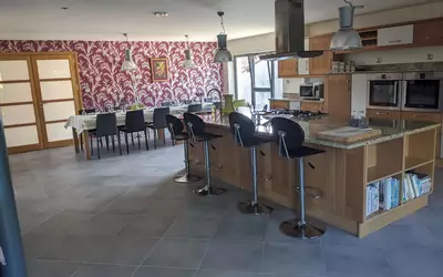 Maison 7 pièces 475 m² · à Bussière-Badil · 475 m² · 635 000 €