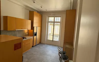 Paris 8E