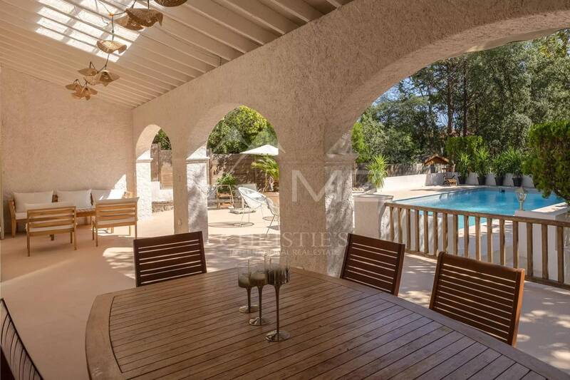 Fréjus (83600)