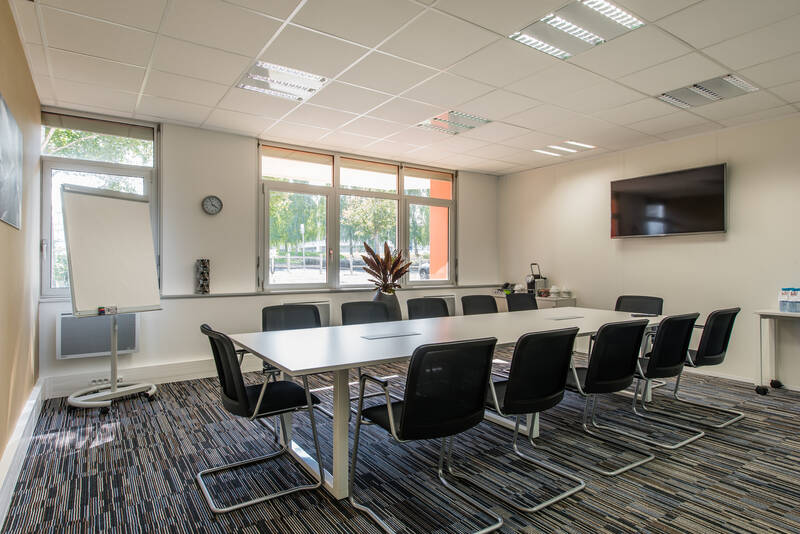 Bureaux, local professionnel Paray-Vieille-Poste - 20&nbsp;m² - 1.089&nbsp;&euro;