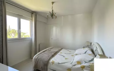 Fréjus (83600)