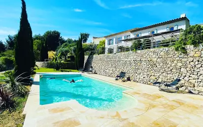 Sanary-Sur-Mer (83110)