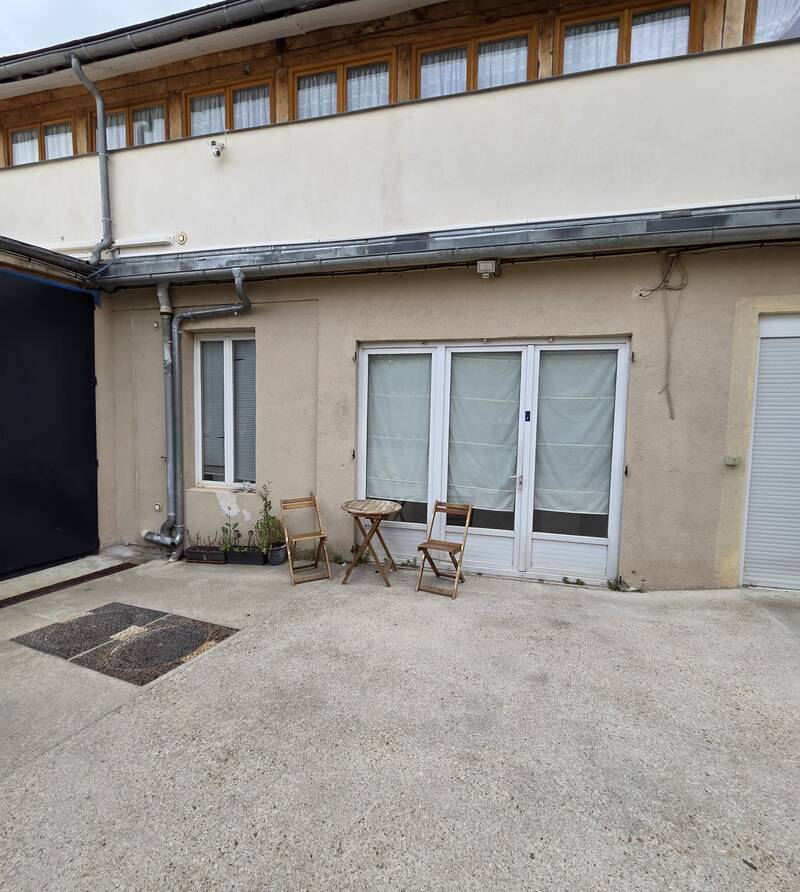 Local commercial Nanterre (92000) - 28&nbsp;m² - 790&nbsp;&euro;