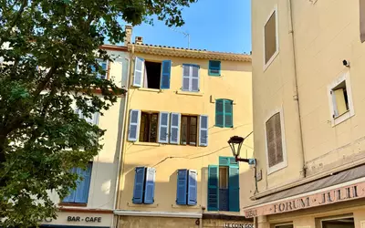 Fréjus (83600)