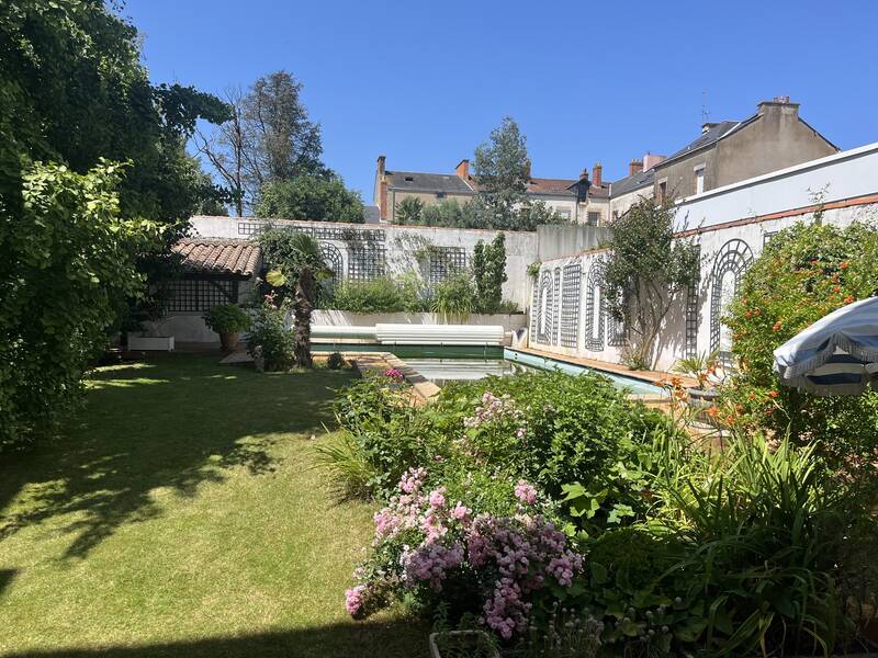 La Roche-Sur-Yon (85000)