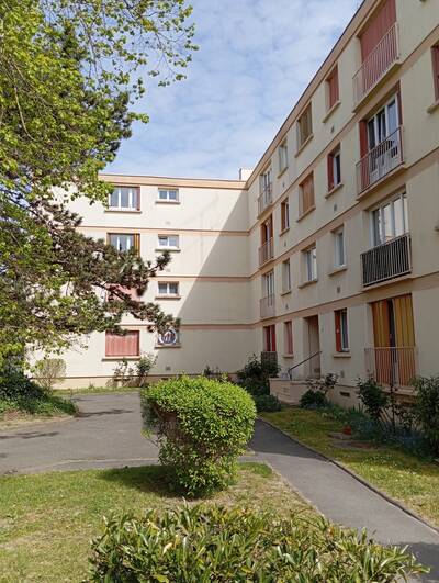 Location appartement studio Coubron (93470)