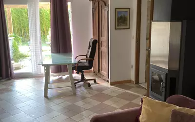 Bourg (33710)