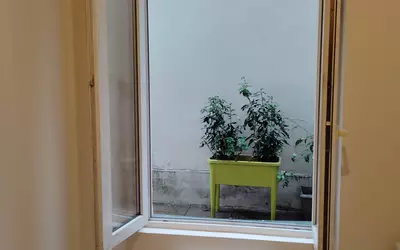 - Pied-À-Terre