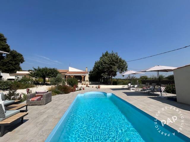 avec piscine à Pujaut (30131)