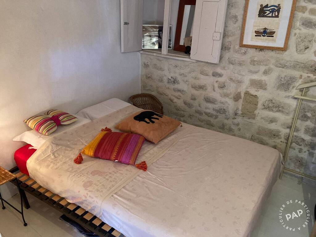 Uzès (30700)