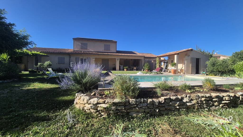 Castellet (84400)