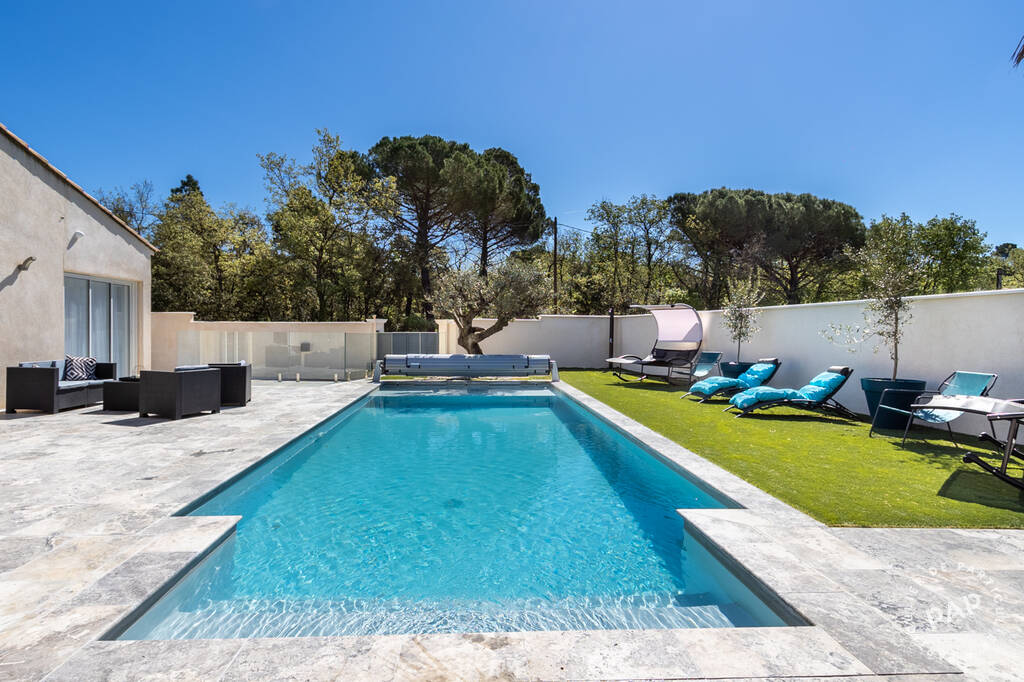 Camps-la-Source avec piscine (classé 5 étoiles)