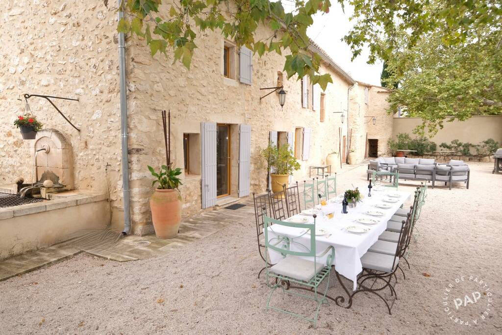 Eygalières (13810) - dès 1.505 euros par semaine - 13 personnes