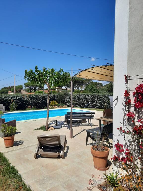 Fréjus (83600)