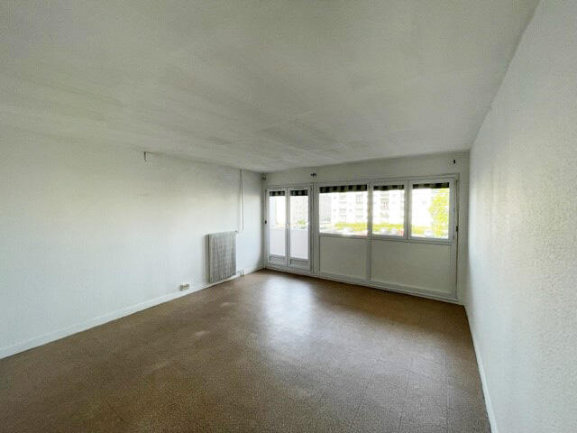 Vente Ancien Appartements Appartement - Logement Social 87&nbsp;m² 66.300&nbsp;&euro;