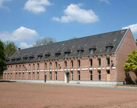 Arras ancienne caserne militaire proche Citadelle